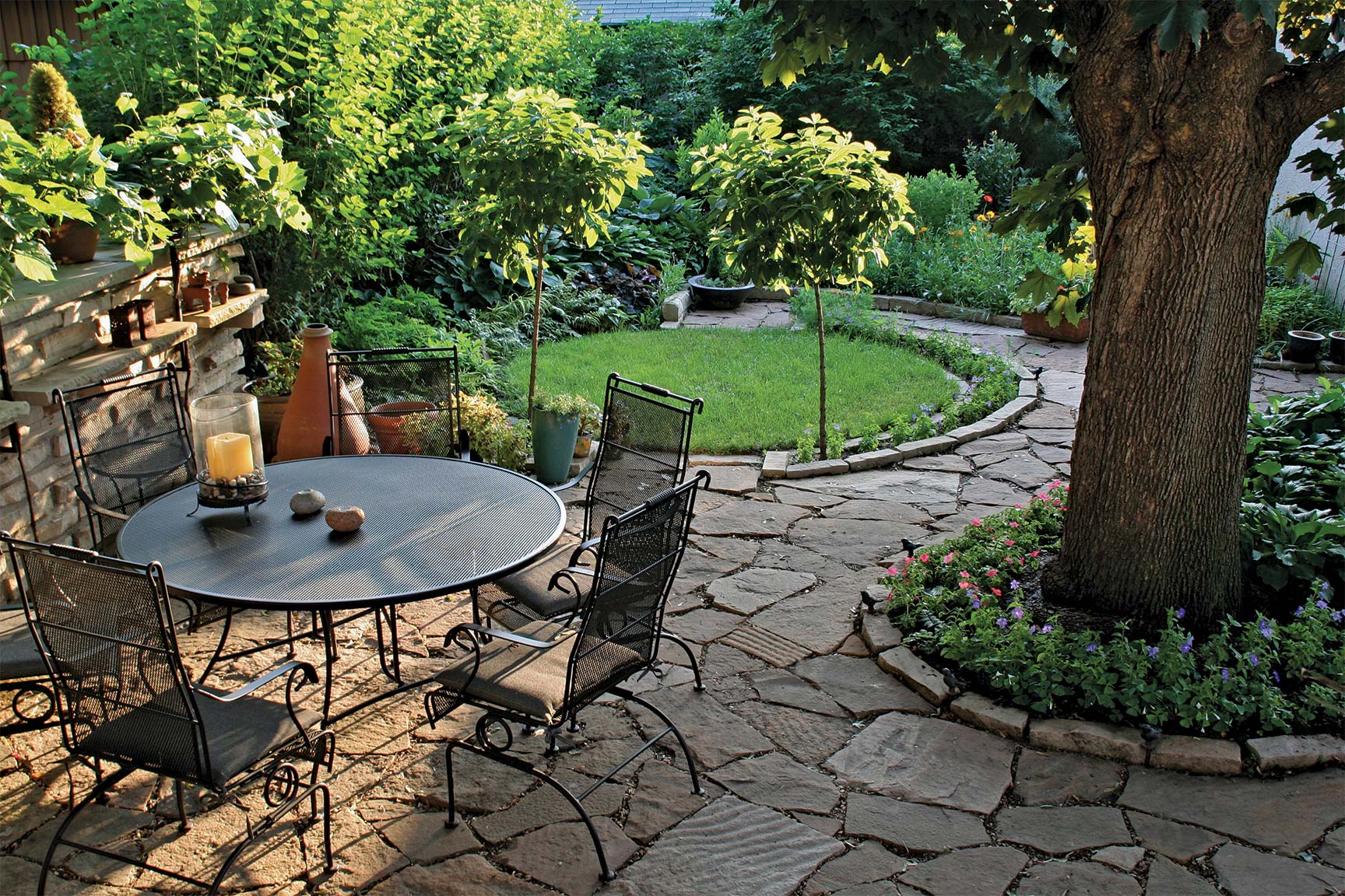 From tall grasses and vegetable gardens to swing sets and patio furniture, backyards offer dozens of hot spots for pests to seek harborage.