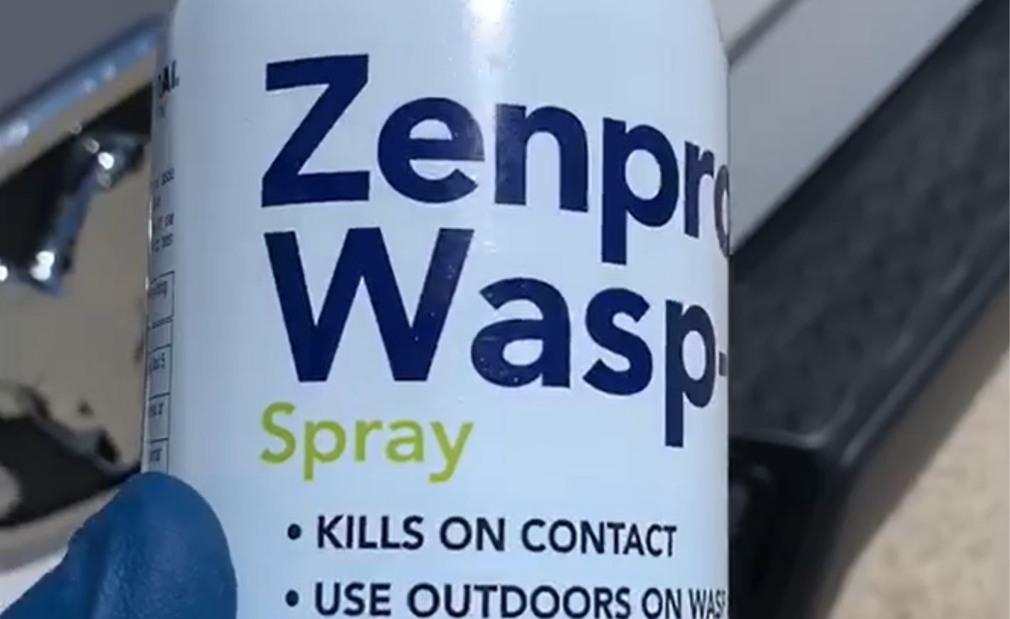 zenprox-waspx-2-spray-in-action